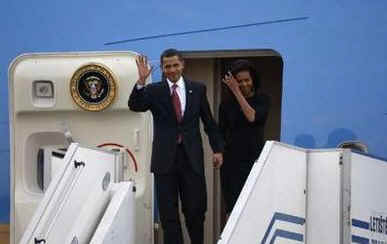 President Barack Obama and First Lady Michelle Obama arrive in Prague, Czech Republic on Air Force One on April 4, 2009.