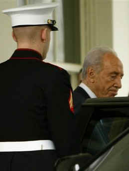 Israeli President Peres leaves the White House.