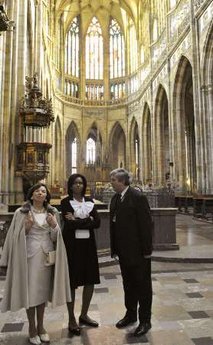 US First Lady Michelle Obama and Czech First Lady Livia Klaus tour Vitus Cathedral.