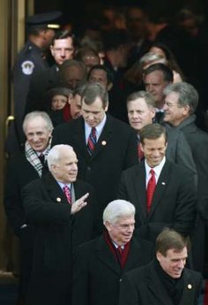 John McCain, Oprah Winfrey, Colin Powell, and other important personalities, politicians, and celebrities arrive for inauguration.