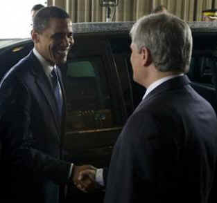 President Barack Obama says goodbye after a joint news conference on Parliament Hill with Canadian PM Stephen Harper.