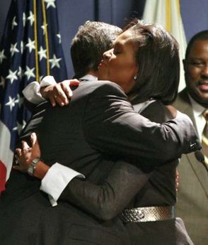 First Lady Michelle Obama visits the Department of Education and speaks with the department staff. Michelle Obama also welcomed Arne Duncan as the new Secretary of Education.