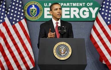 President Barack Obama visits Energy Secretary Stephen Chu and speaks to department staffers at US Energy Department.