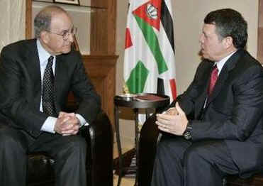 Mitchell flies to Amman to meet with Jordan's King Abdullah at Biet al-Urdon Palace.