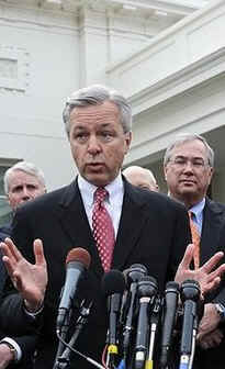 President Barack Obama meets with the chief executives of major US financial institutions to hash out his plans for the economy. After the White House meetings the senior executives held a news conference announcing their pledge to work with the President.