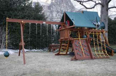 The outdoor set was placed on the White House lawn near the Oval Office.