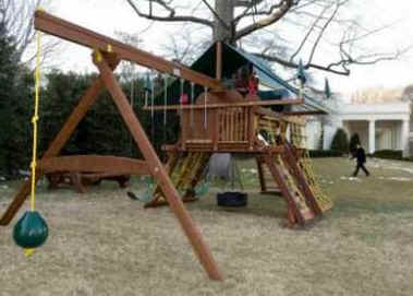 The outdoor set was placed on the White House lawn near the Oval Office.