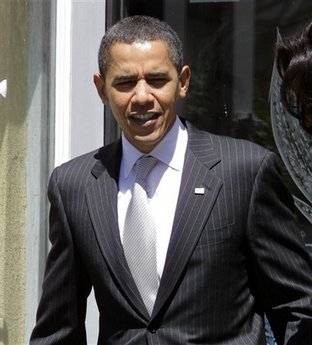 President Barack Obama and First Lady Michelle Obama attend an Easter Worship Service at St. John's Episcopal Church.