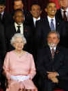 The G20 leaders had a group photo taken with Queen Elizabeth at Buckingham Palace.