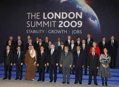 First G20 Summit group photo on the stage of the Excel Centre in London on April 2, 2009. Canadian PM Harper is missing in the first G20 group photo.