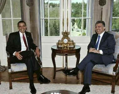 President Barack Obama meets with Turkish President Abdullah Gul and Turkish delegates at Cankaya Palace in Ankara, Turkey.