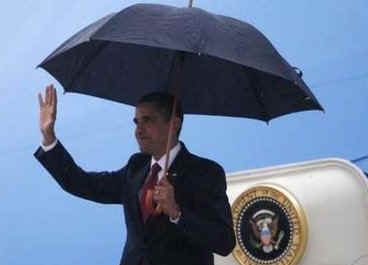 President obama arrives in Istanbul, Turkey on Air Force One on April 6, 2009.