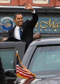 After completing some shopping Obama's motorcade departs for the Canada Reception Center to depart on Air Force One.